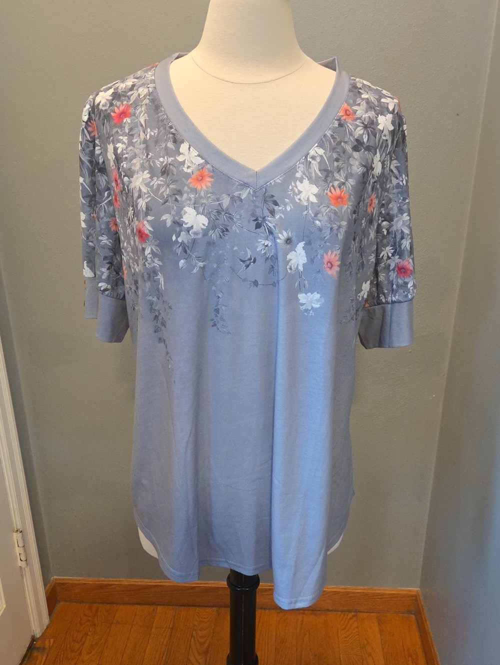 Women’s Sky Blue Floral V-Neck Short Sleeve Tee